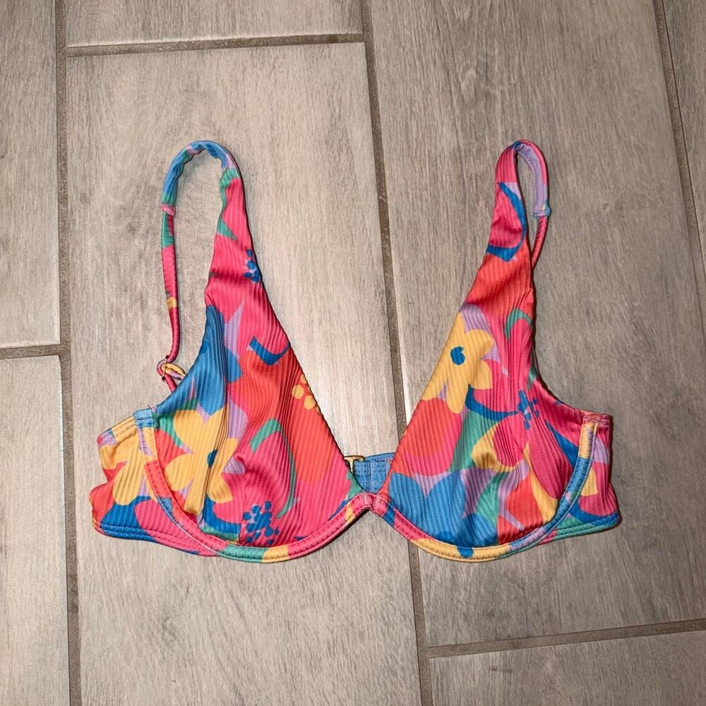 Hollister Multi-Colored Floral Bikini Top - Size Small